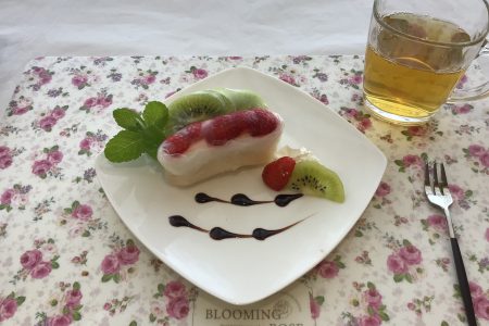 いちごとキウイの生春巻き作り　～デイサービス～