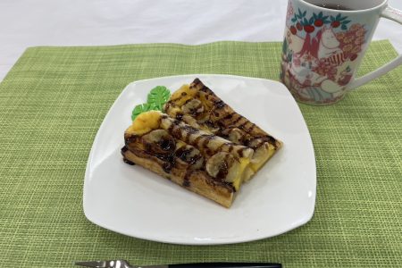 チョコバナナパイ作り　～デイサービス～