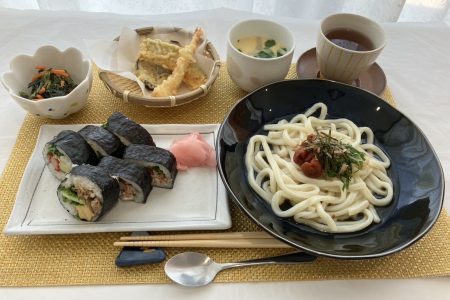 巻きずし作り　～デイサービス～