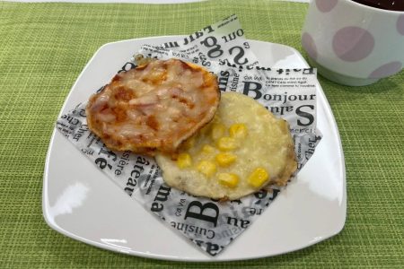 餃子の皮でピザ作り　～デイサービス～